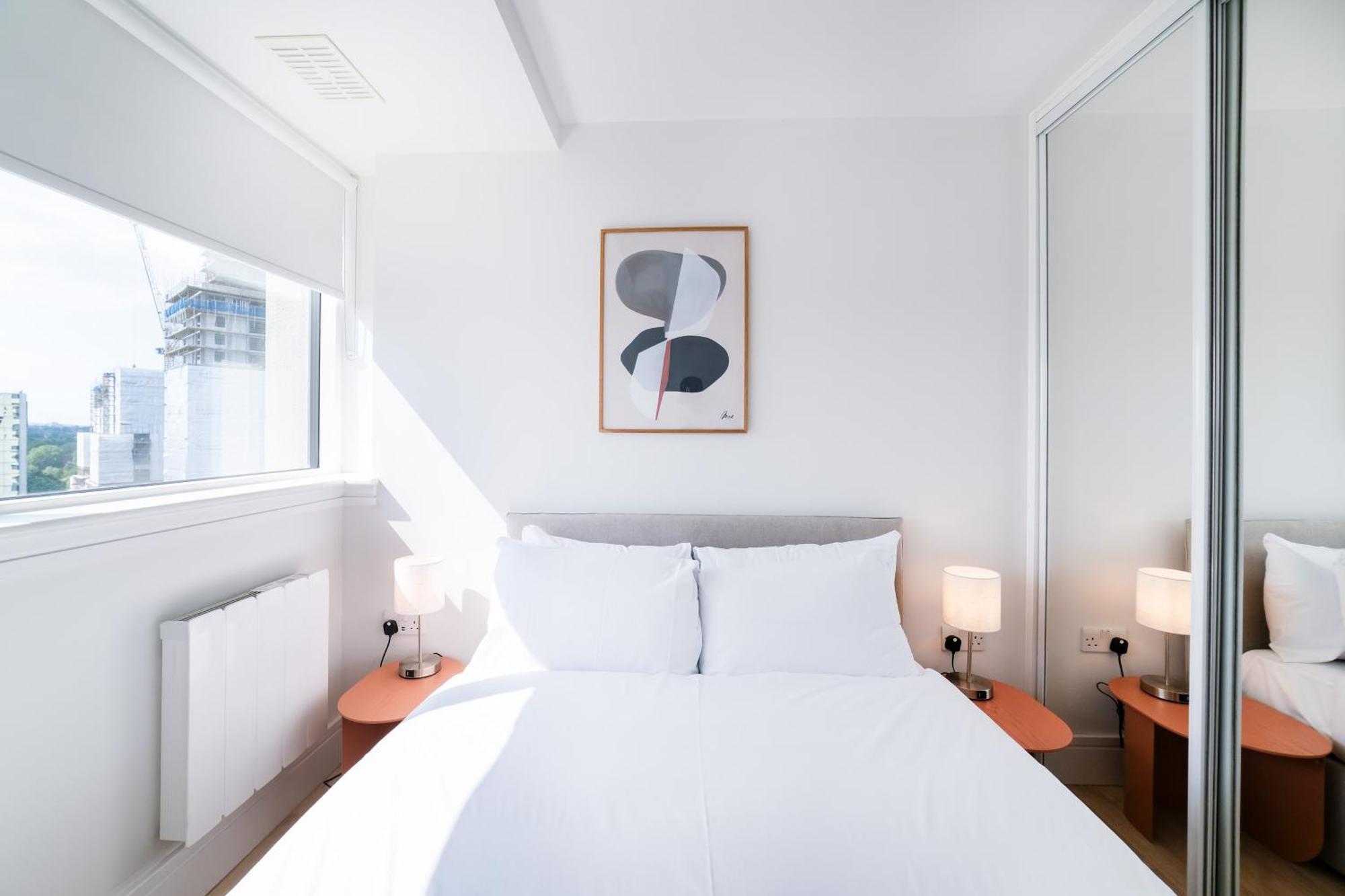 Stylish Retreats On Olympic Way Apartment London Bagian luar foto