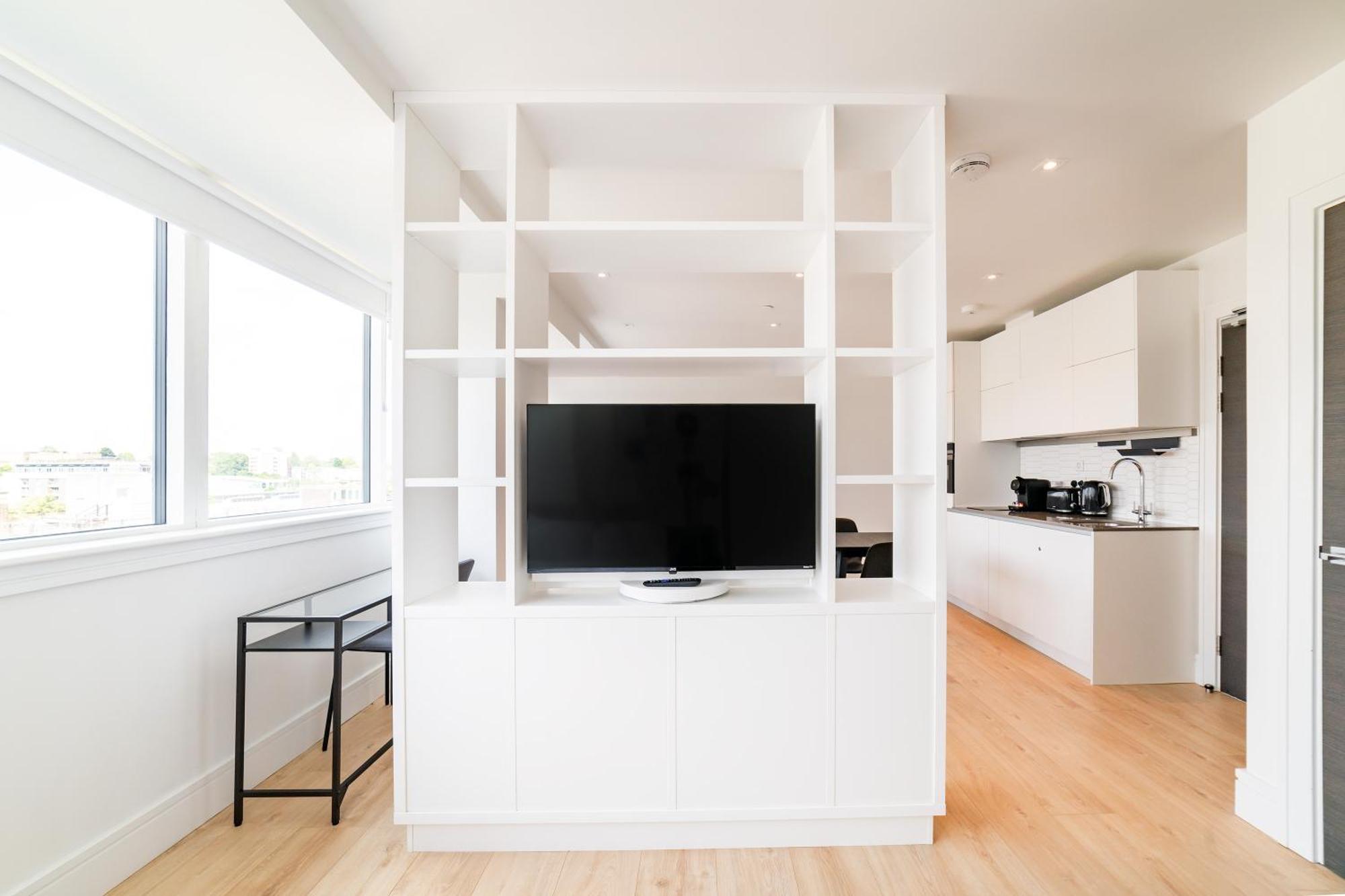 Stylish Retreats On Olympic Way Apartment London Bagian luar foto