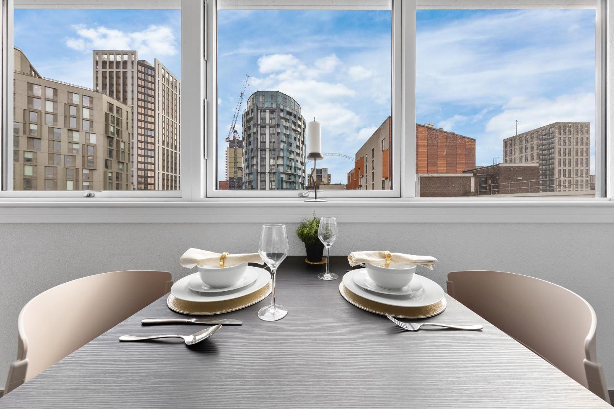 Stylish Retreats On Olympic Way Apartment London Bagian luar foto