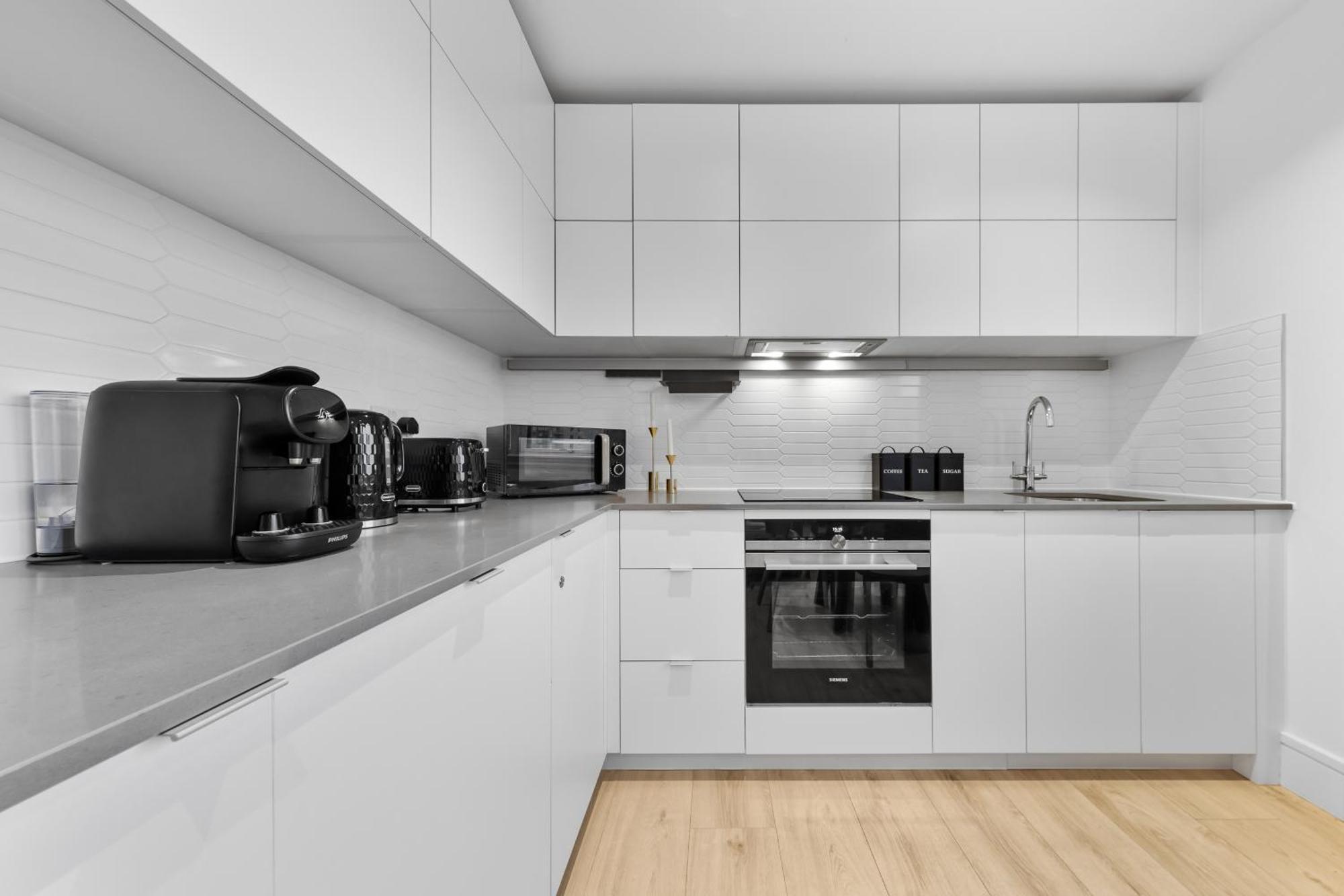 Stylish Retreats On Olympic Way Apartment London Bagian luar foto
